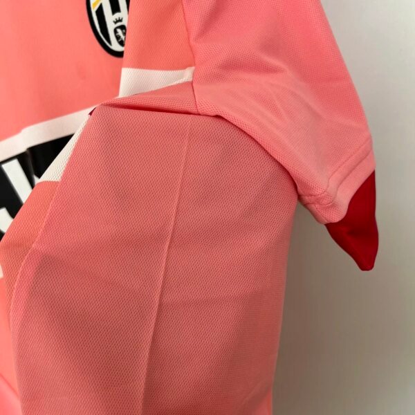 15-16 Juventus Away Retro Jersey - Image 5
