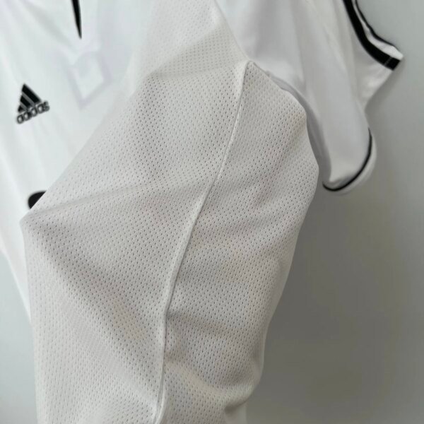 03-04 Real Madrid Home Retro Jersey - Image 4