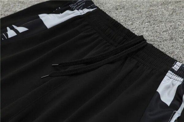 24-25 Manchester United Black Training Suit - Image 11
