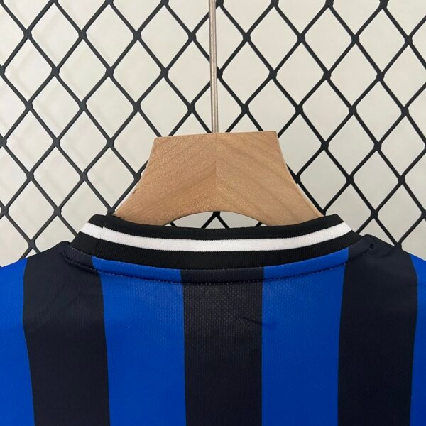 Retro 09-10 Inter Milan Home Kids Kit - Image 5