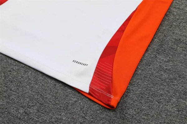 24-25 Japan White Training Suit - Image 3