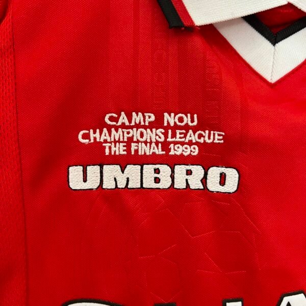 Retro 99-00 Manchester United Home Kids Kit - Image 2