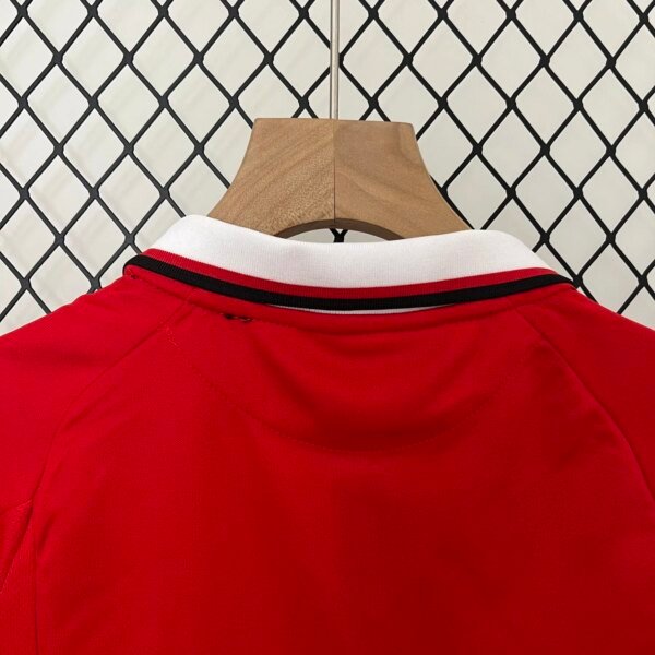 Retro 99-00 Manchester United Home Kids Kit - Image 6
