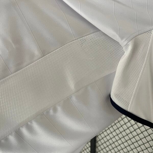 2004  England Home Retro Jersey - Image 3