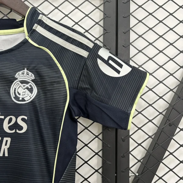 Real Madrid Away Kids Kit 25-26 - Image 7