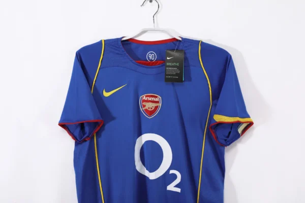 Arsenal Away Kit Retro 04-05 - Image 4